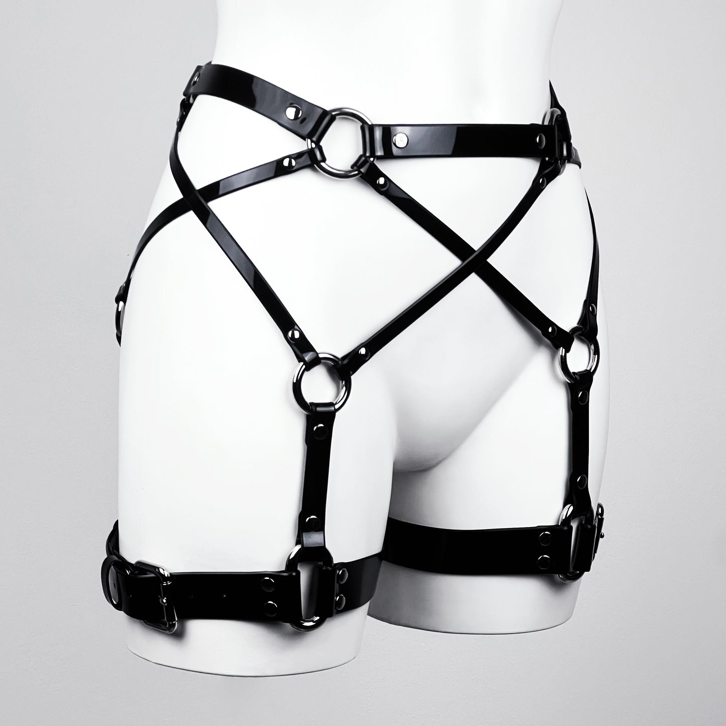 Cloe leg harness