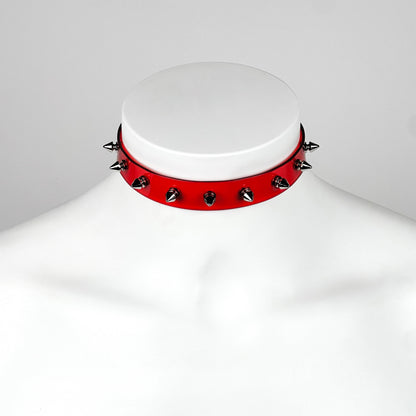 Pussy studs choker