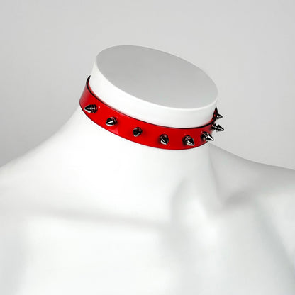 Pussy studs choker